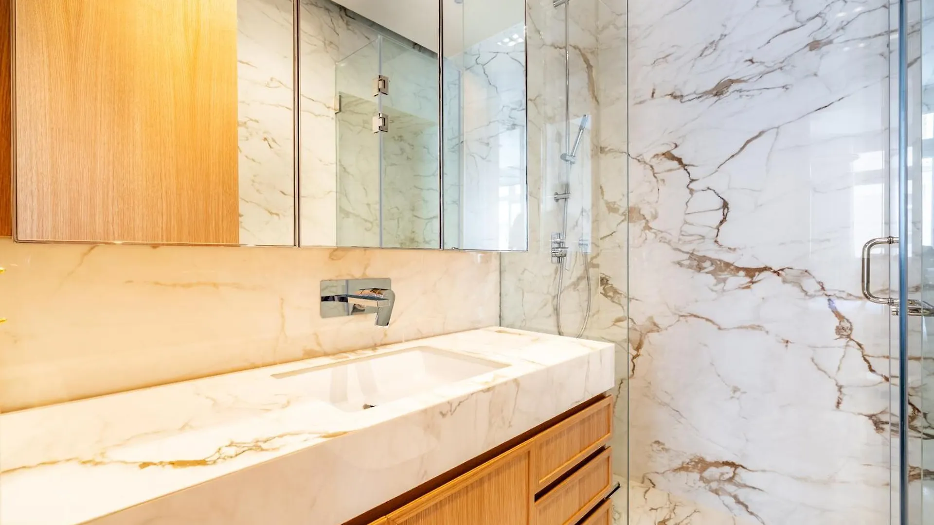 Prestigious Apartment, Eiffel Tower Paris 0*,  France