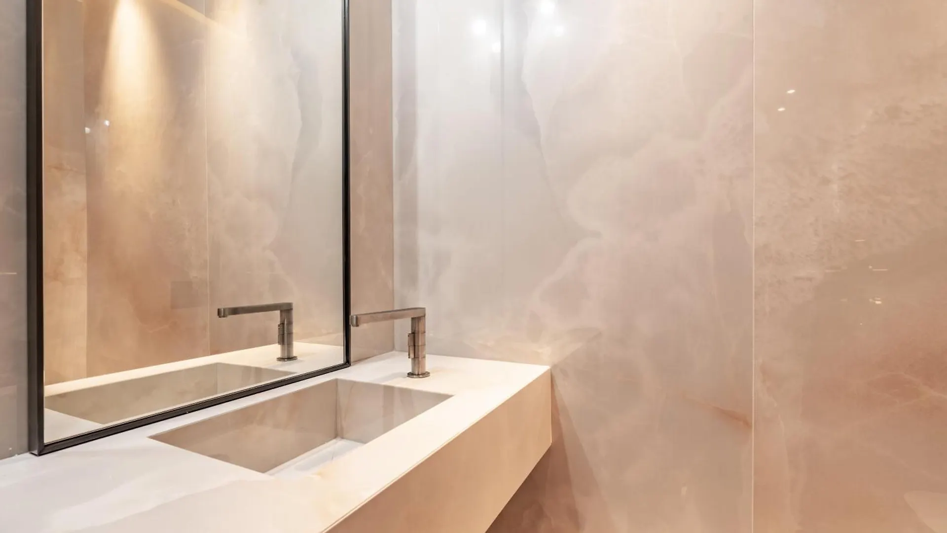 Prestigious Apartment, Eiffel Tower Paris France