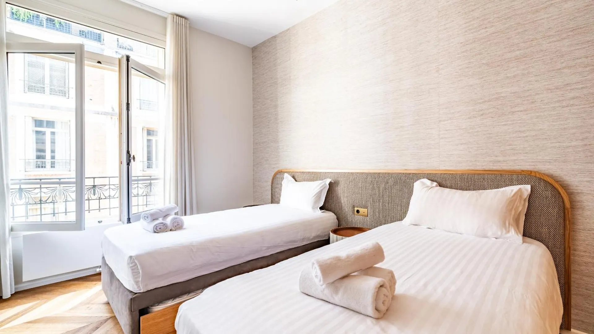 Prestigious Apartment, Eiffel Tower パリ